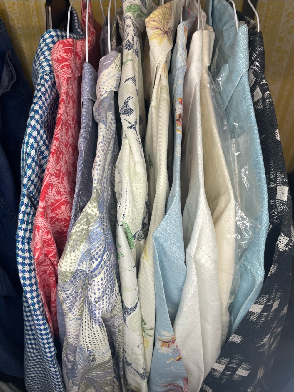 (Lot of 11)Tommy Bahama Limited Edition Blue and Green Printed Men’s Shirt